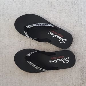 Skechers Yoga Foam flip flops